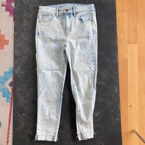 Light fitted stretchy jeans